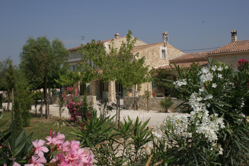 Apartament Locations Des Alpilles Saint-Rémy-de-Provence Zewnętrze zdjęcie